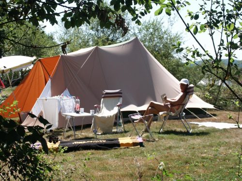 Camping Hélio Nature L&apos;eglantière